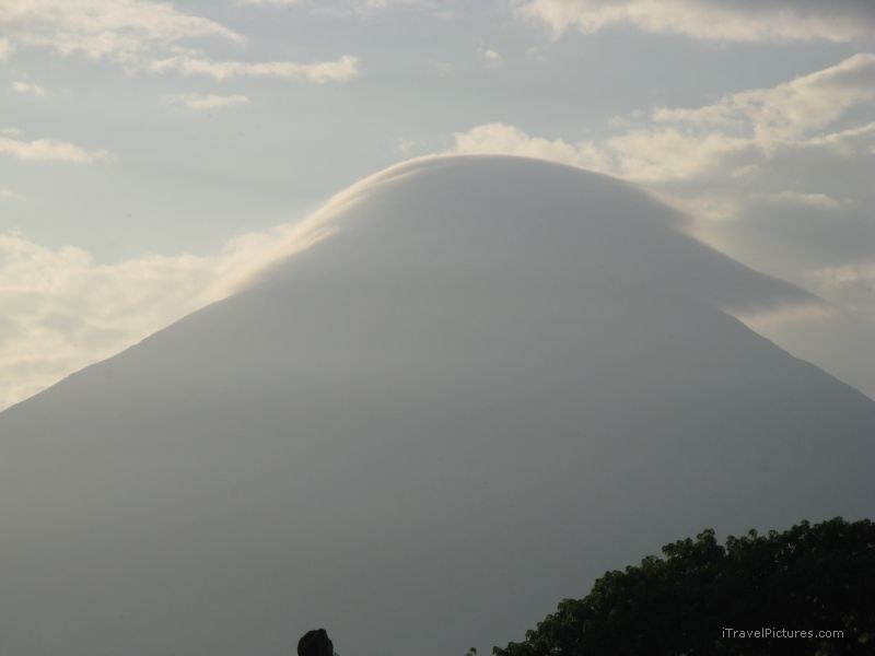 volcán Concepción volcano cloud clouds El Porvenir