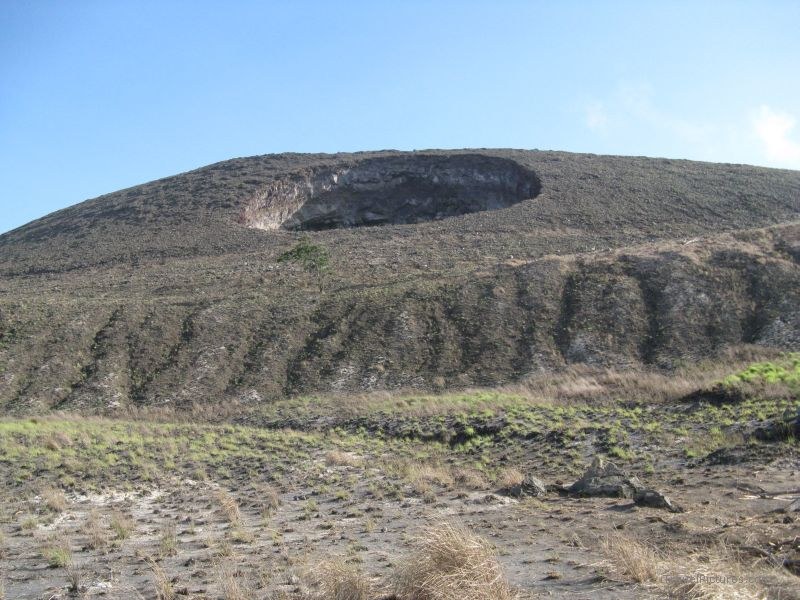 El Hoyo hole volcano