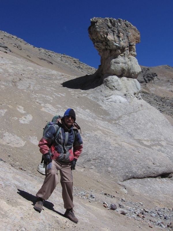 edgar guide posing rock formation Huayhuash