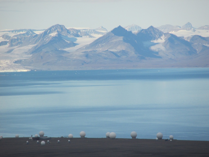 valbard satellite station ocean arctic