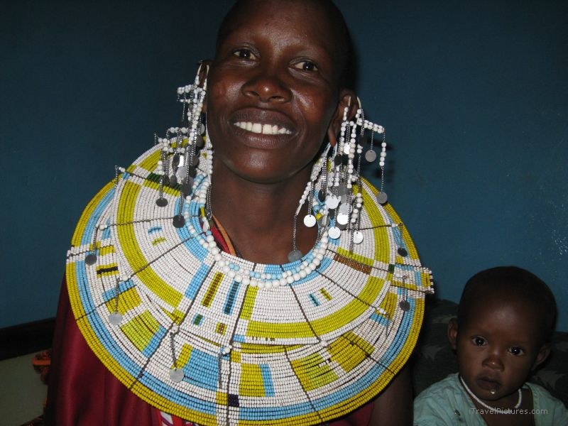 Moshi Maasai woman beads earings necklace traditional