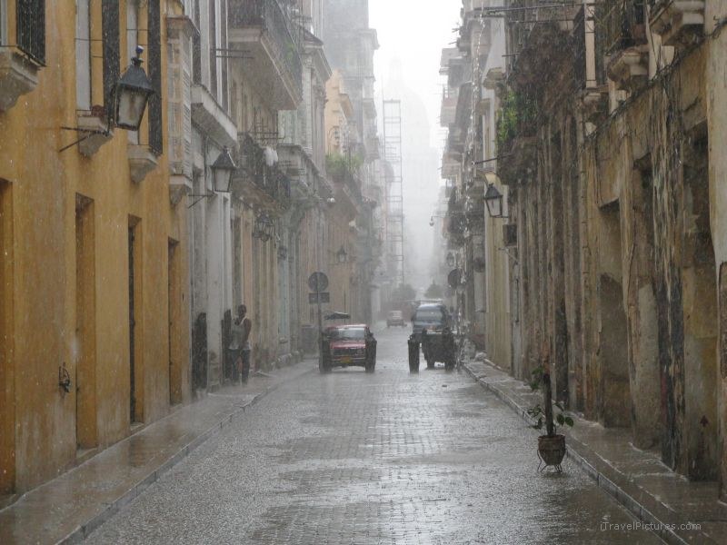 Havana Vieja rain street