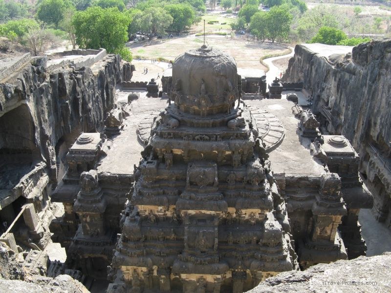 Ellora  Kailasa temple 16