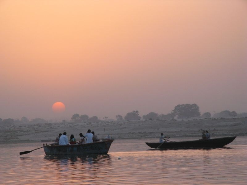 Varanasi sunrise ganges boat boats paddling morning