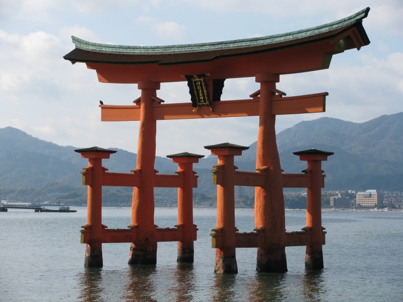 iyajima torii red