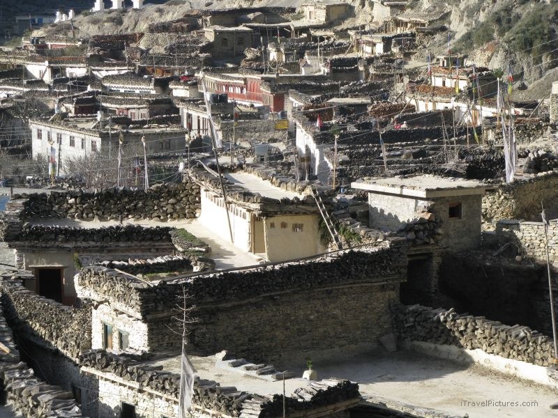 Jomsom trek house houses town village