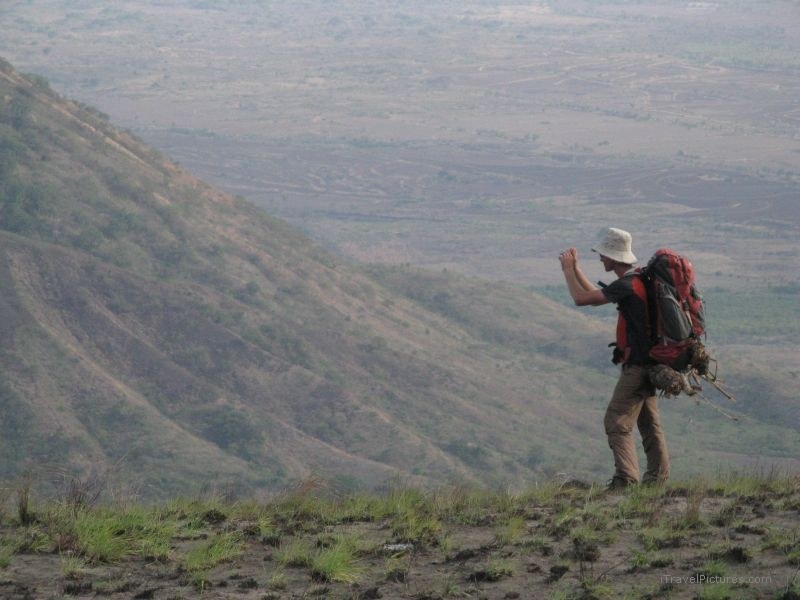 El Hoyo man photographing