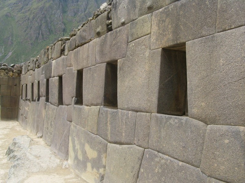Temple wall Ollantaytambo stone