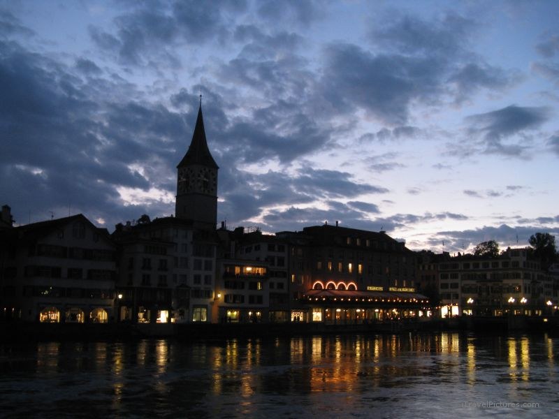 Zürich river night reflection