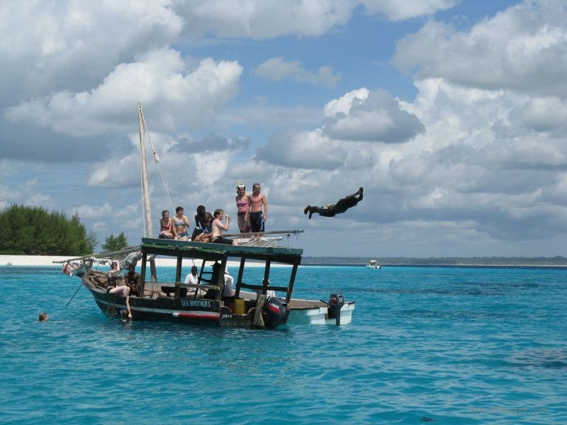 Mnemba snorkelling dive diving ocean water snorkel zanzibar