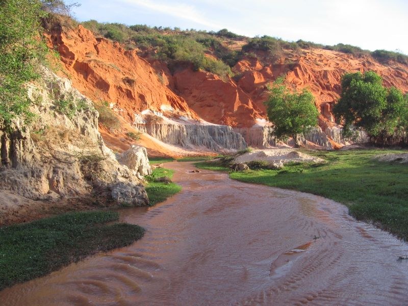 fairy stream Suoi Tien creek