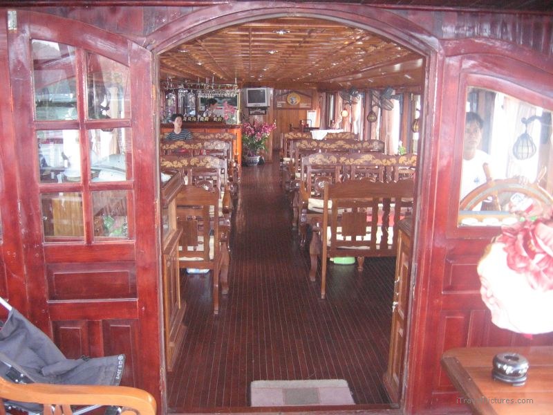 boat wood retaurant